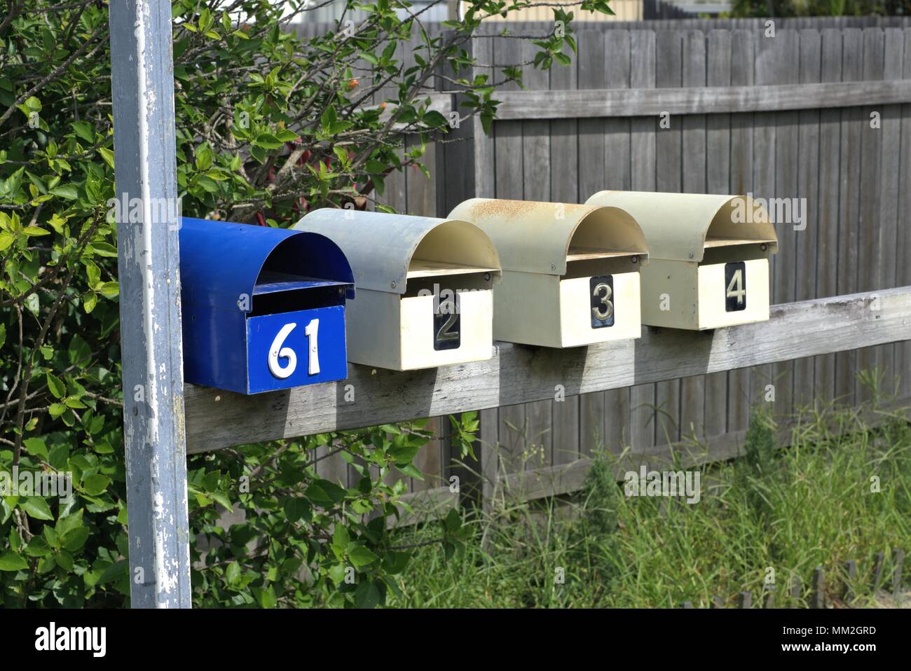 Buzones de correo para cartas y correo en el exterior Fotografía