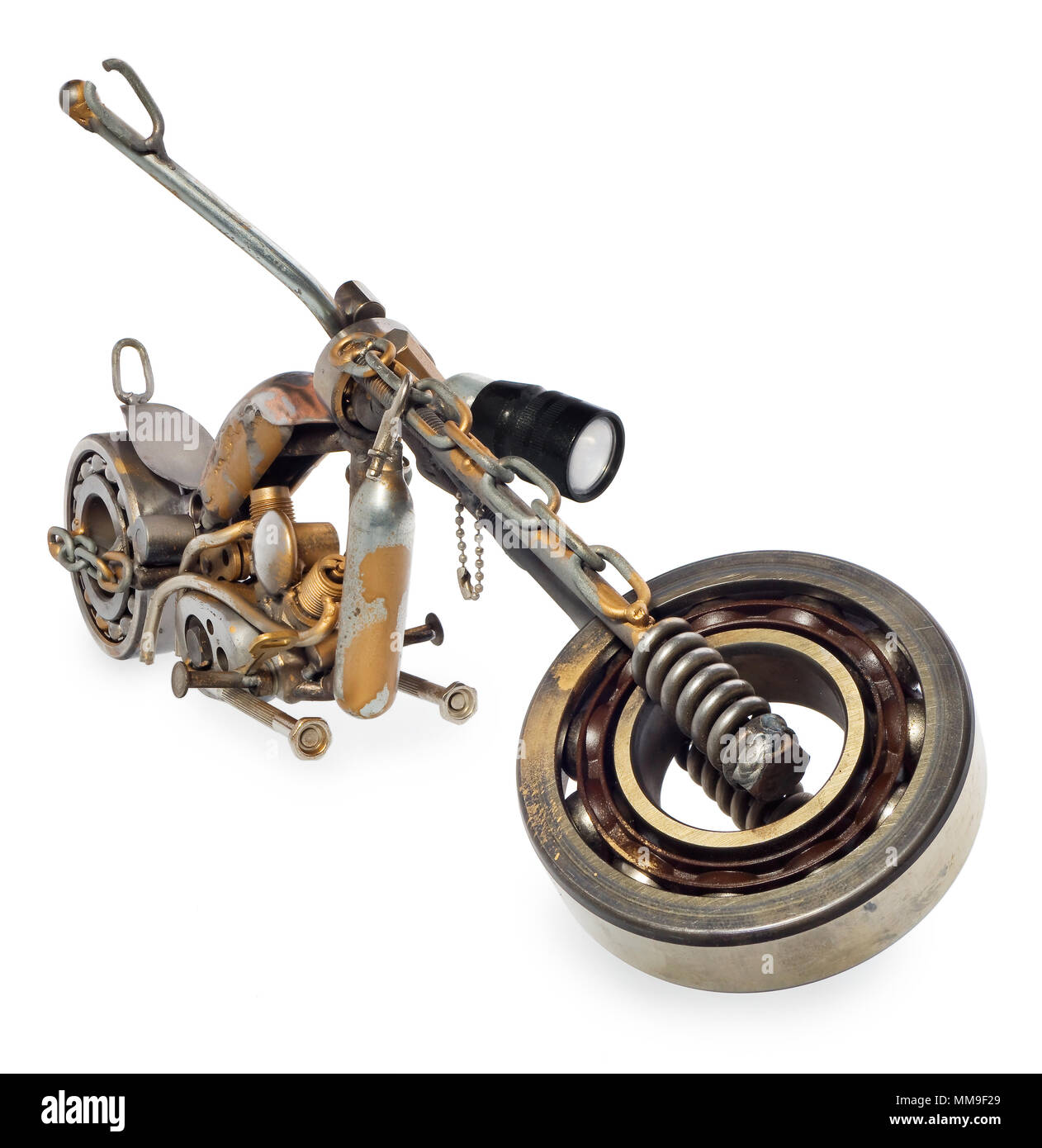 Miniatura artesanal de una motocicleta tipo chopper. Vehículo decorativas  hechas de piezas mecánicas, rodamientos, cables, alquiler de velas,  tornillos, placas. Toy en plata-g Fotografía de stock - Alamy