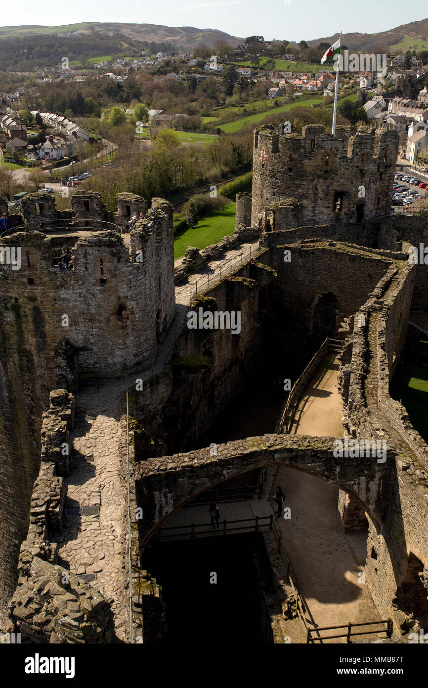 Una vista desde la cima del Castillo de Conwy, Gales Foto de stock