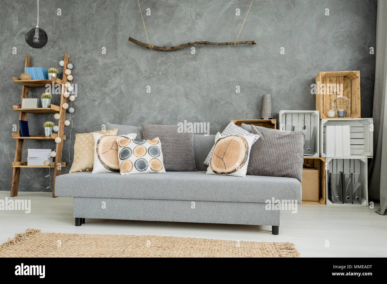 Moderno y luminoso salón-comedor minimalista en tonos de cian con ... Moderno y luminoso salón-comedor minimalista en tonos de cian con ...