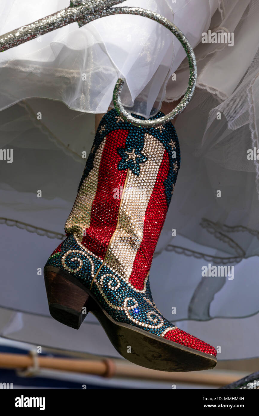 Marzo 3, 2018 - Austin, Texas - Rojo Azul Blanco Sequin botas de vaquero  para el desfile anual del Día de la Independencia de Texas en el Capitolio  de Texas. Una fiesta