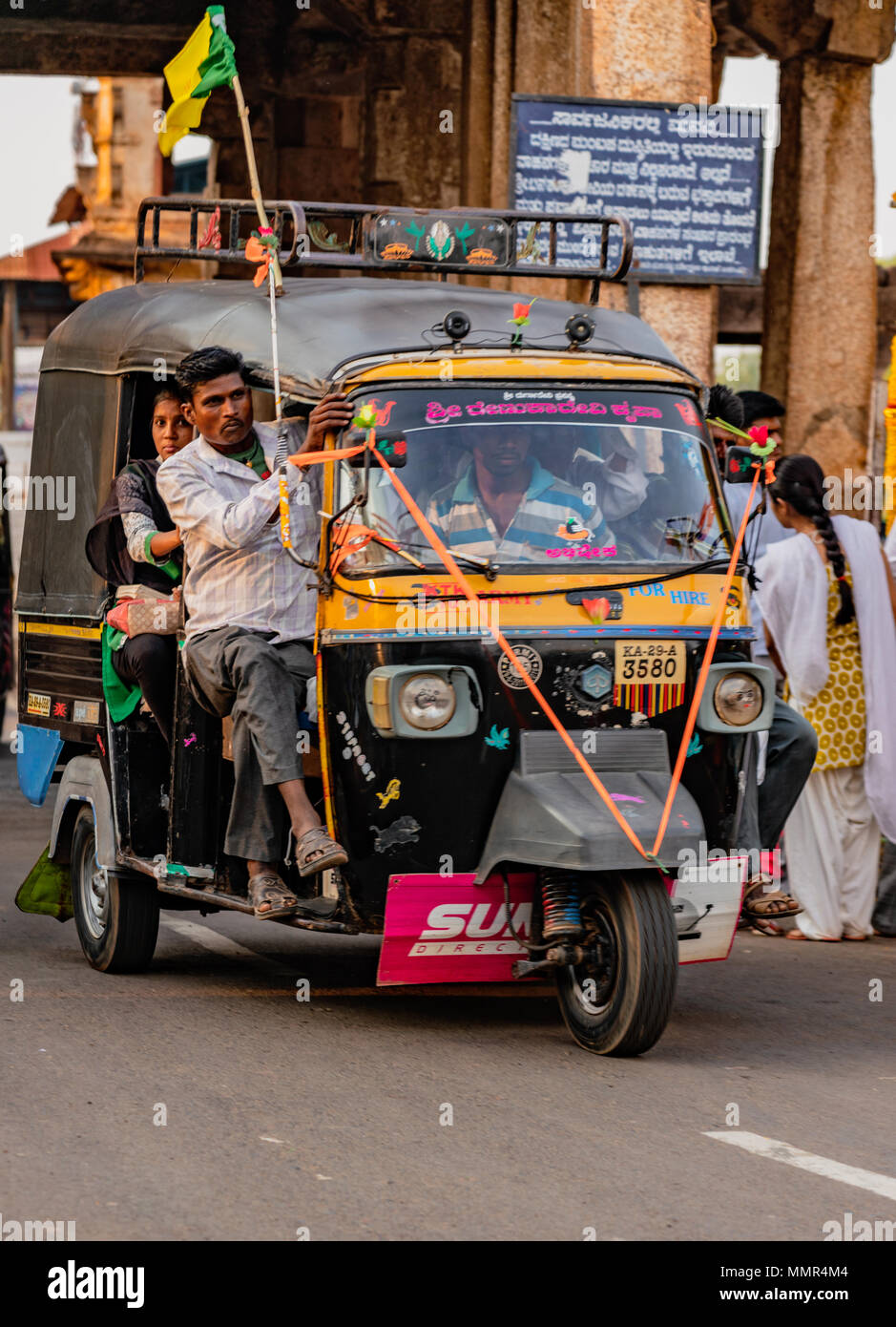Resultado de imagen de tuk tuk colectivo india