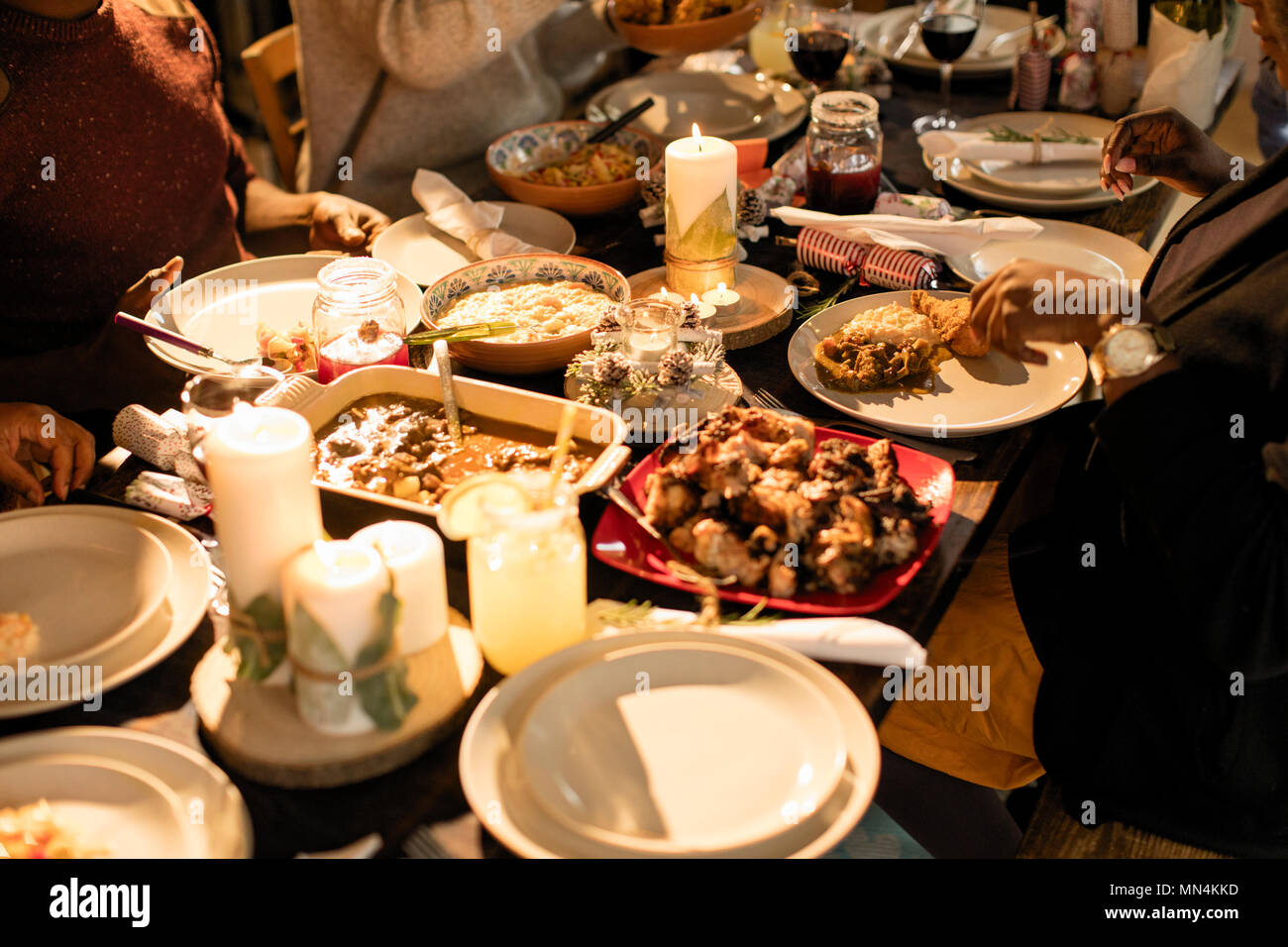 Comida Caribeña en la mesa de cena de Navidad Foto de stock