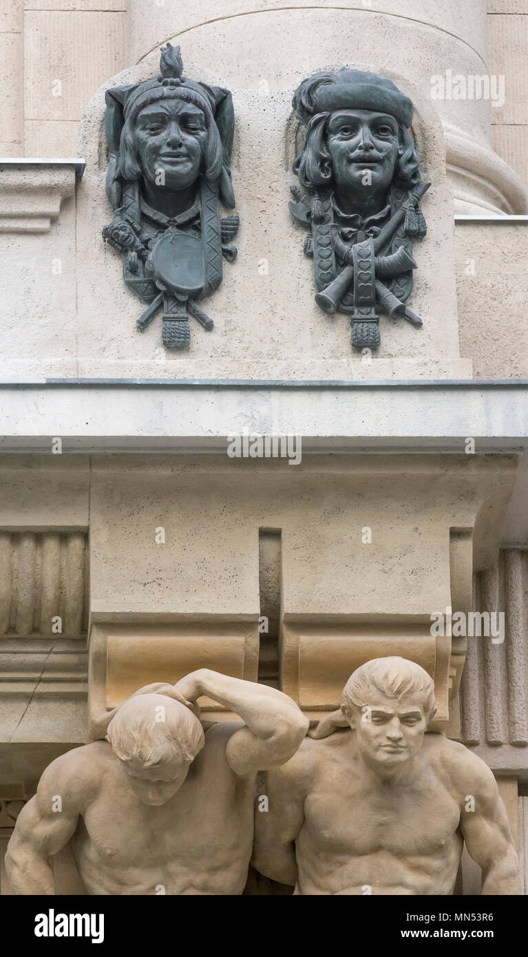 Detalle de la fachada de la Academia de Música Liszt Ferenc,después de la renovación de 2013,Budapest,Hungría.El conservatorio fundada en 1875. Foto de stock