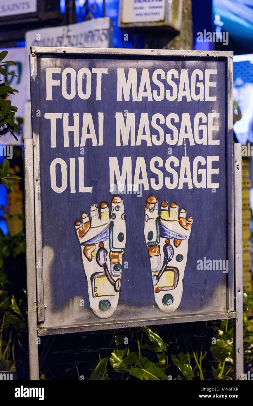 Thai massage sign fotografías e imágenes de alta resolución - Alamy