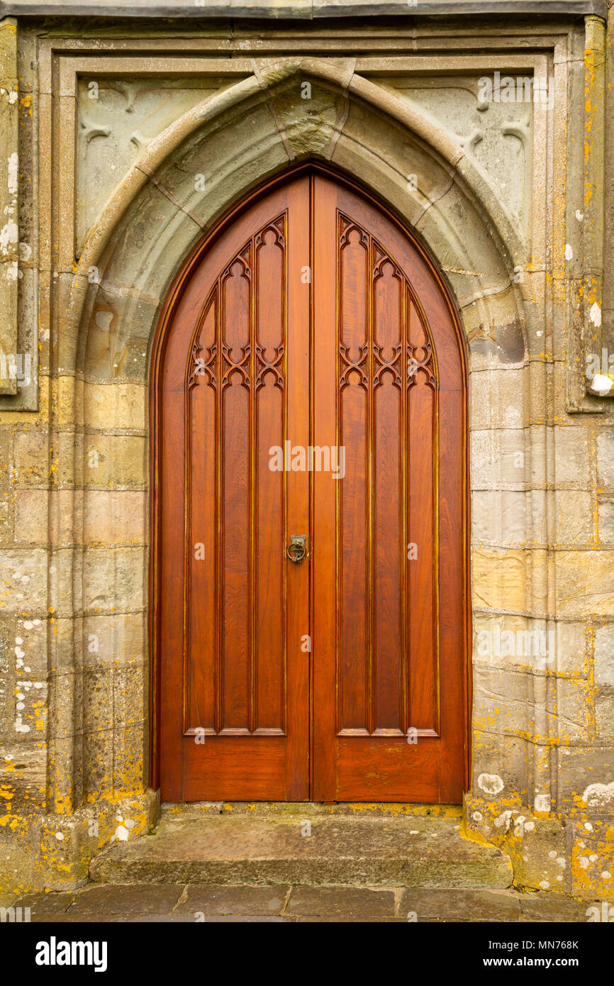Puertas de la iglesia fotografías e imágenes de alta resolución - Alamy