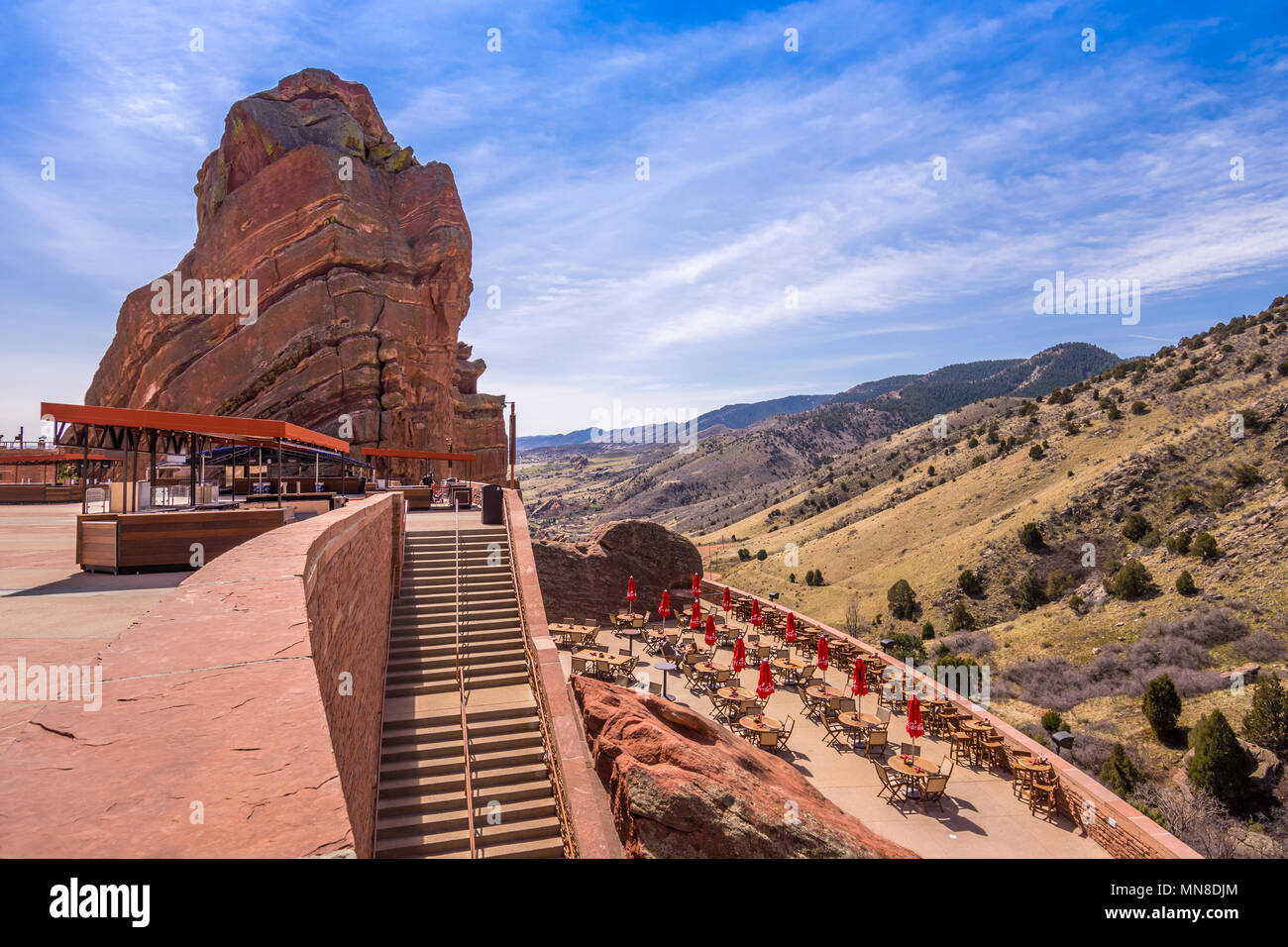 El Anfiteatro de las rocas rojas 'Ship' Rock Grille Restaurant, Colorado,  Estados Unidos Fotografía de stock - Alamy
