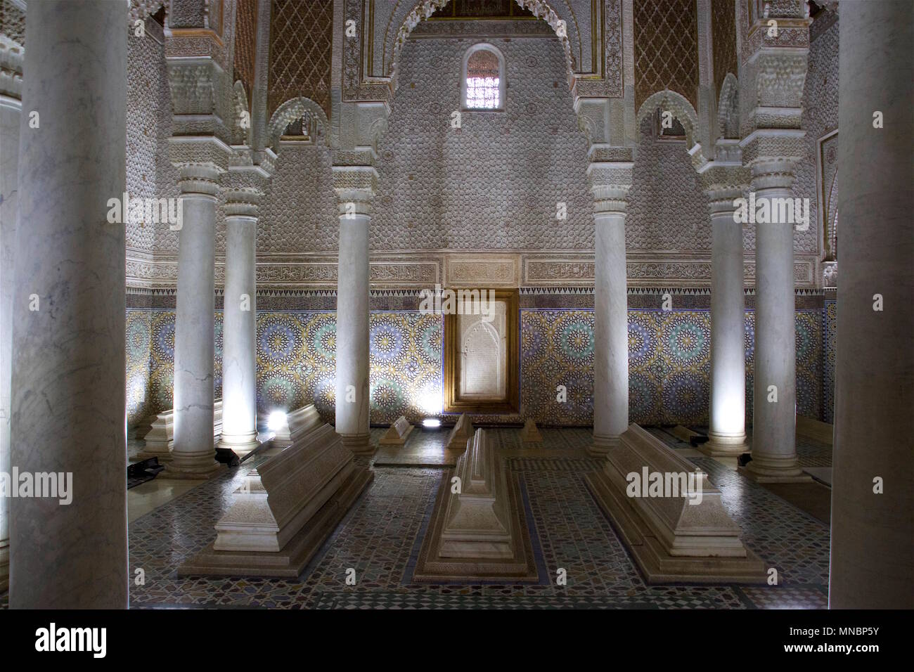 Las Tumbas Saadianas son sepulcros en Marrakech, Marruecos, que datan