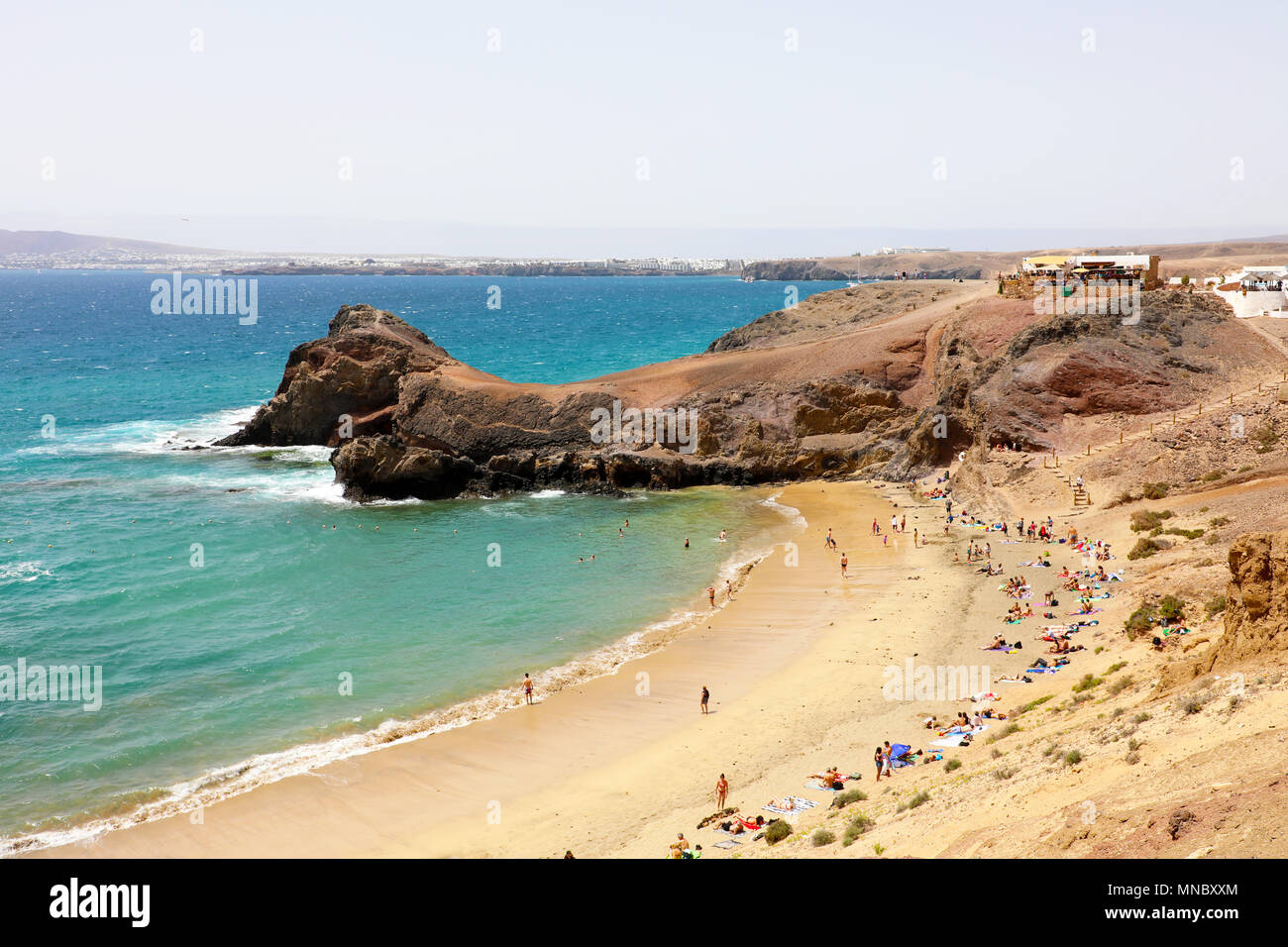 Playa Papagayo, wild playa paradisíaca en la isla de Lanzarote, ESPAÑA Foto de stock