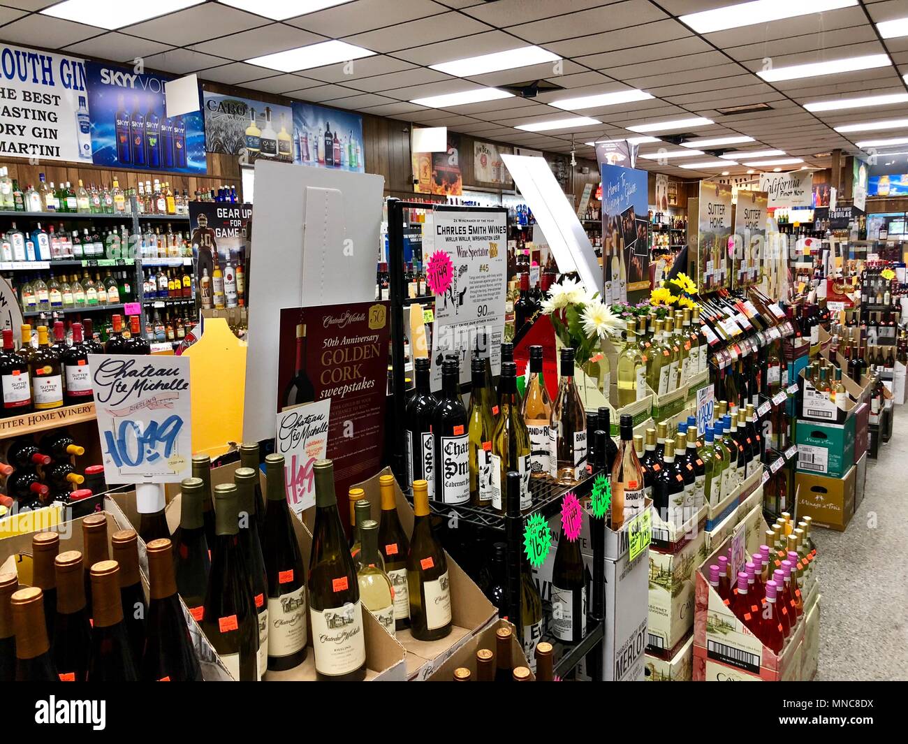 Tienda de licores de estados unidos fotografías e imágenes de alta  resolución - Alamy