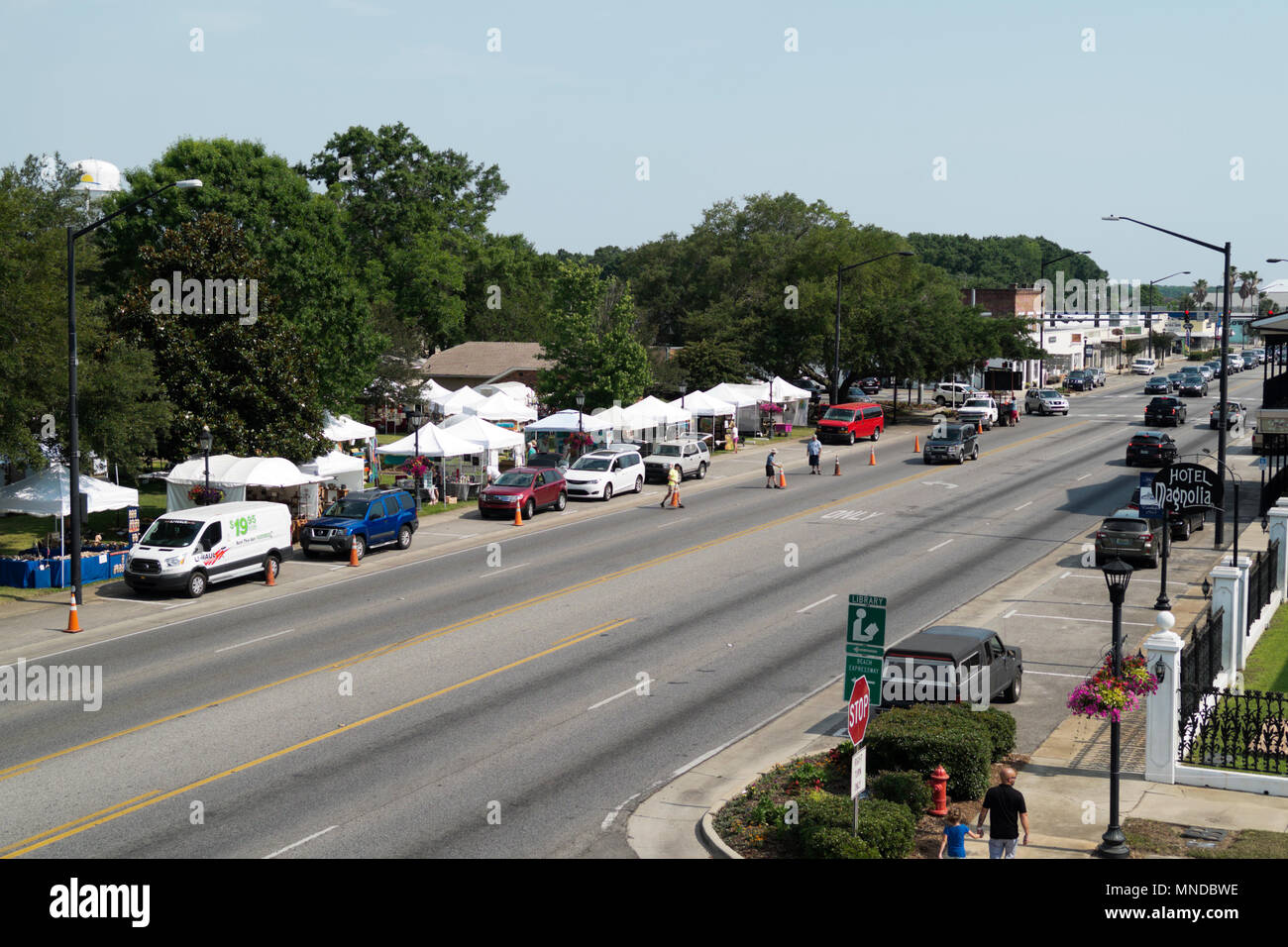 La feria anual de arte y artesanía en el Parque Centro de Foley, Alabama. Foto de stock