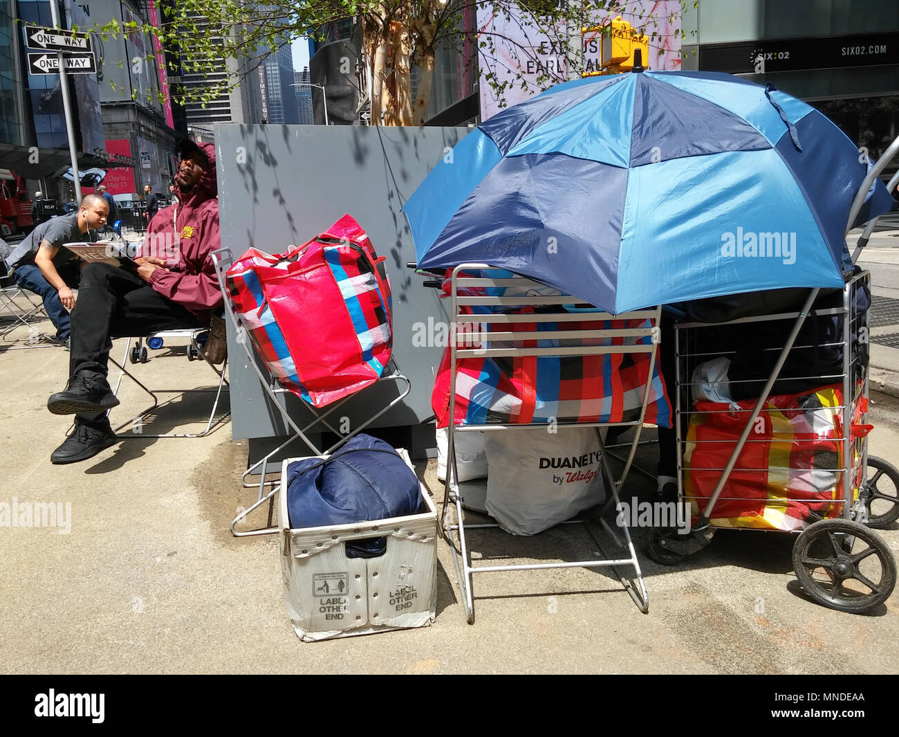 Homeless Beggar In Usa Fotos e Imágenes de stock - Página 2 - Alamy