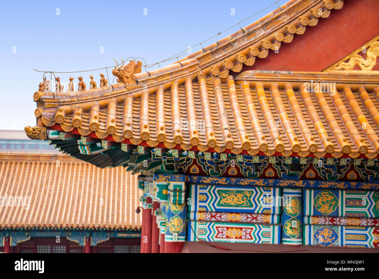 10 Cresta bestias en el techo de la Sala de la armonía Suprema, Ciudad Prohibida, Beijing, China. Crouching bestias en chino de cuentos de hadas chinos. Foto de stock