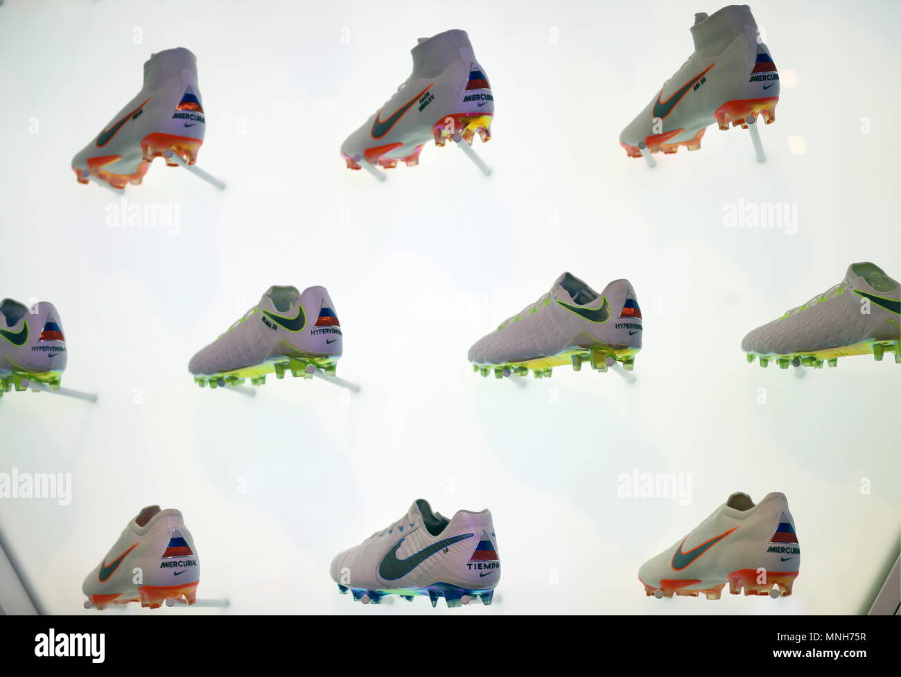 Las botas de fútbol Nike Mercurial Superfly 360 Elite DF FG Just Do It Pack  colore blanco naranja - Nike - SportIT.com