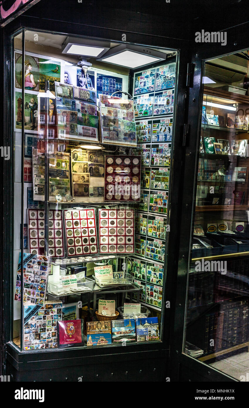 Tía Elegibilidad oveja Tienda de numismatica fotografías e imágenes de alta resolución - Alamy