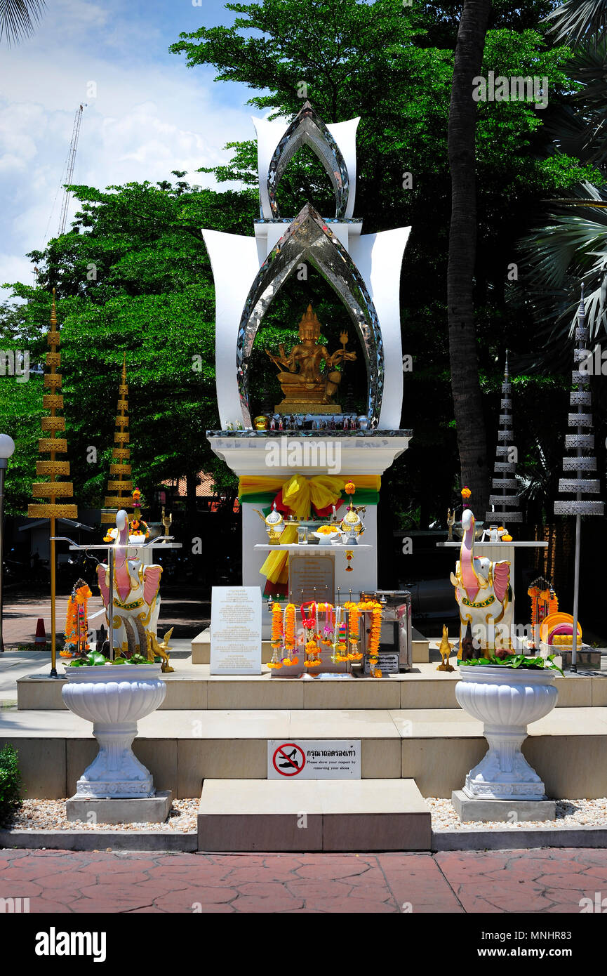 En la iconografía budista Avani Hotel Pattaya Tailandia Foto de stock