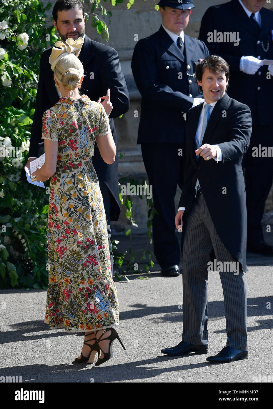 El cantante James Blunt llega con su esposa Sofía Wellesley en el Castillo  de Windsor para la boda del príncipe Harry y Meghan Markle Fotografía de  stock - Alamy