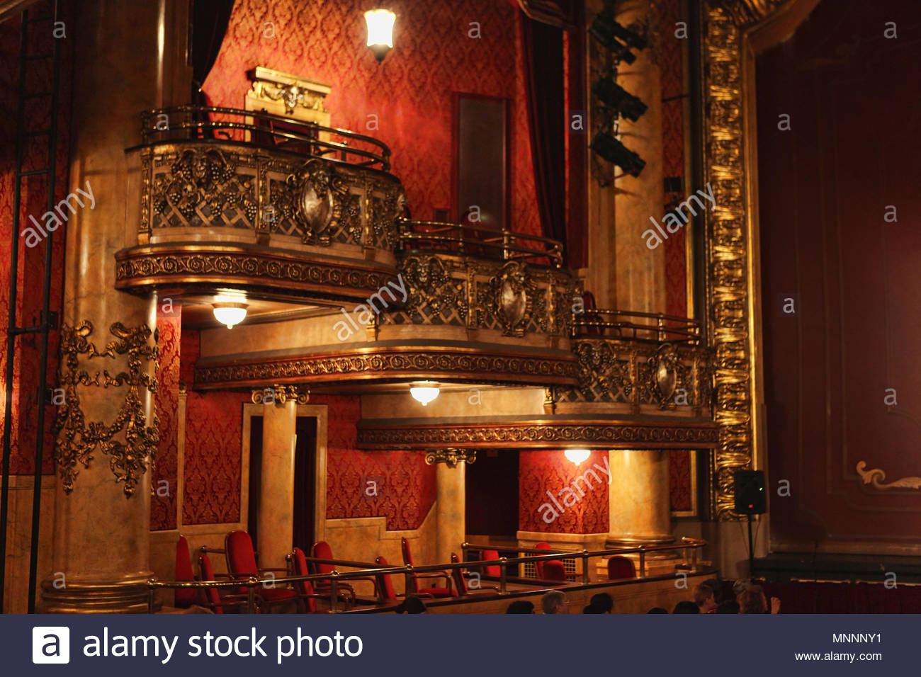 Ópera ornamentado cuadros en el histórico Teatro Elgin. El Elgin y el