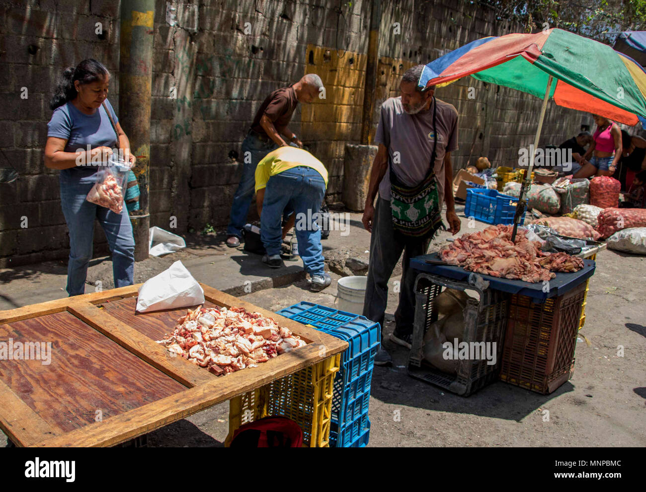 Comerciantes en Caracas apuestan por ofrecer los útiles escolares