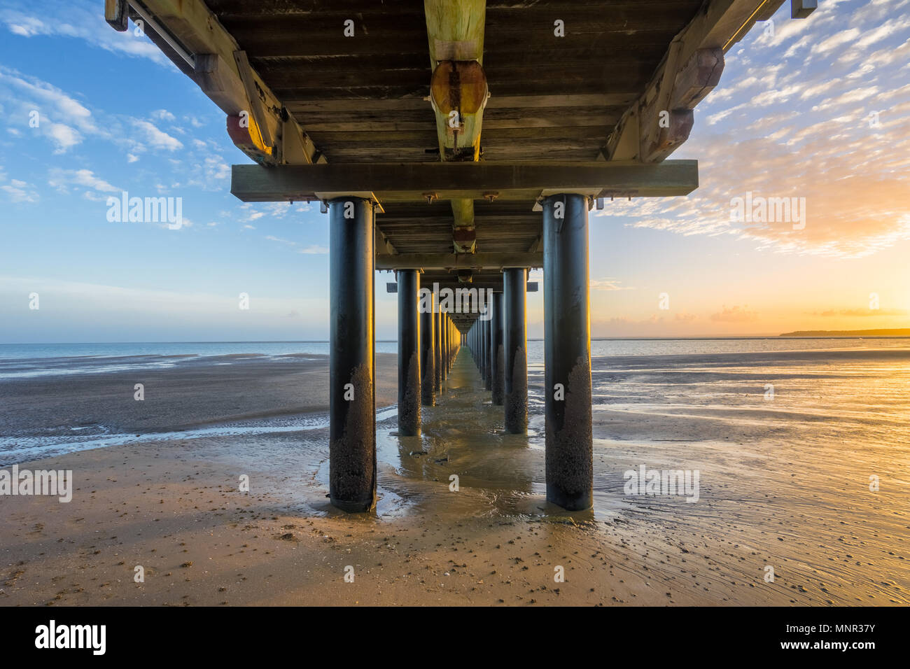 Amanecer en Urangan Pier, Hervey Bay, Fraser Coast, Queensland, Australia Foto de stock