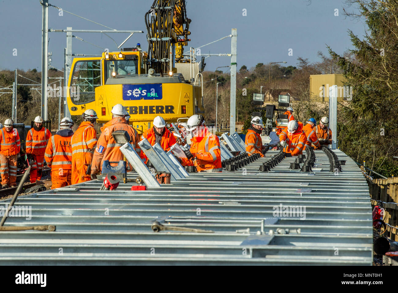 Los trabajadores de la construcción ferroviaria Foto de stock