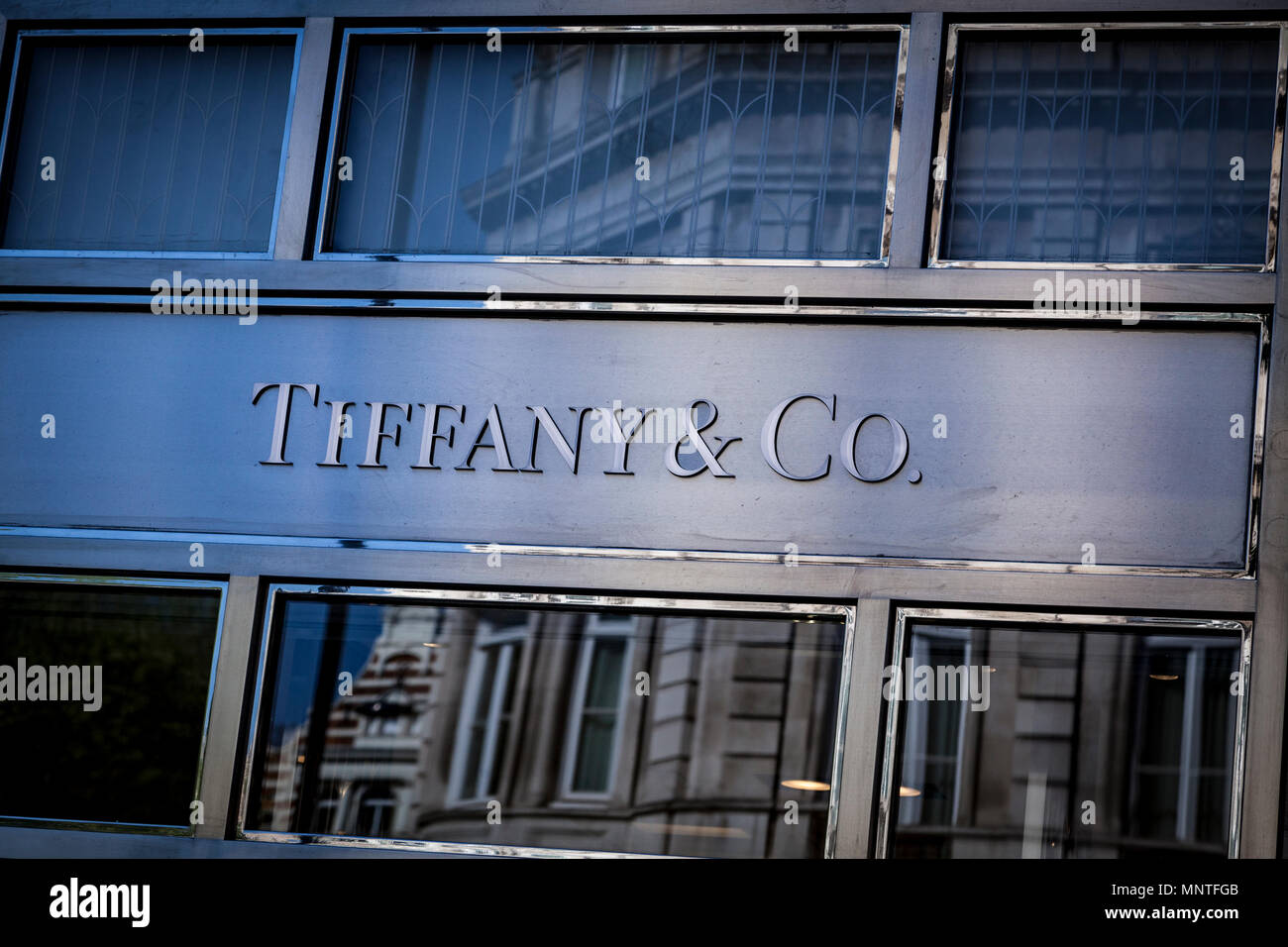Tiffany y Co joyeros en la calle Sloane, en Chelsea, Londres Foto de stock