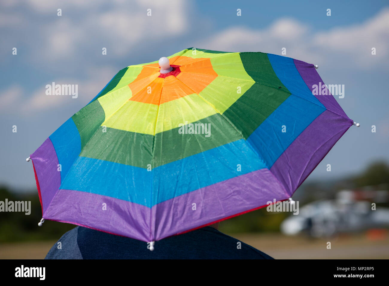 Sombrero paraguas fotografías e imágenes de alta resolución - Alamy
