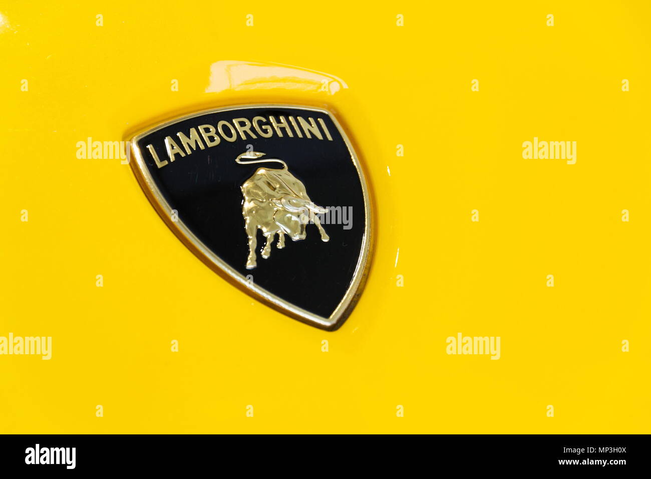Símbolo lamborghini fotografías e imágenes de alta resolución - Página 3 -  Alamy