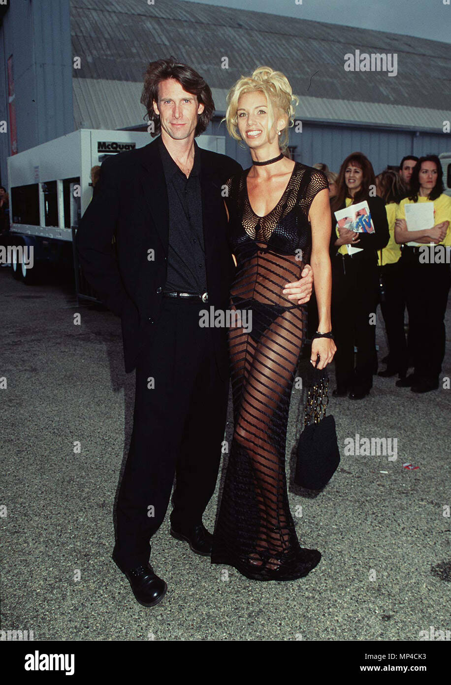 Michael bay and wife fotografías e imágenes de alta resolución - Alamy