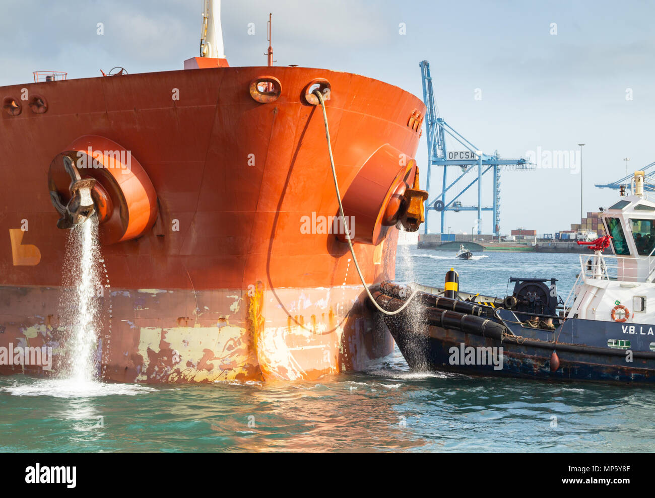 Reconstruyen un barco cañero