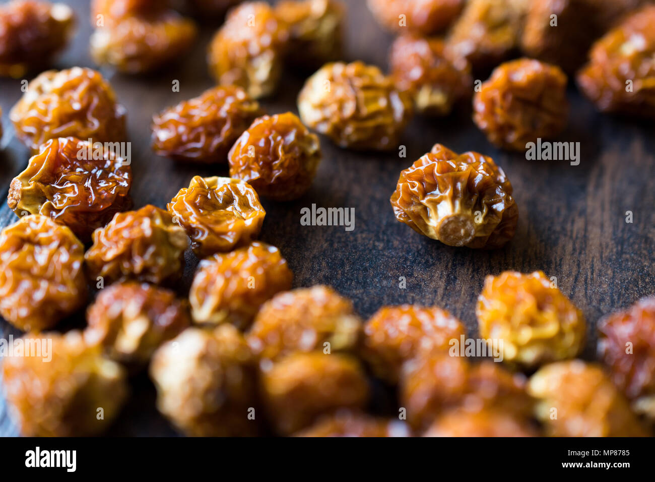 El sol secó Physalis o amargo sabor seco Uchuvas / Goldenberries. Los alimentos orgánicos. Foto de stock