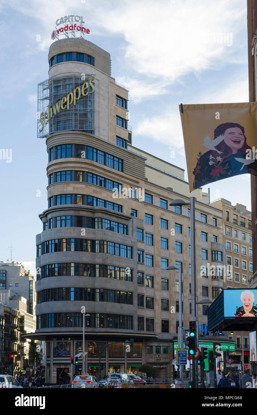 Vista de un edificio en la plaza de Callao, Madrid, Madrid, España  Fotografía de stock - Alamy
