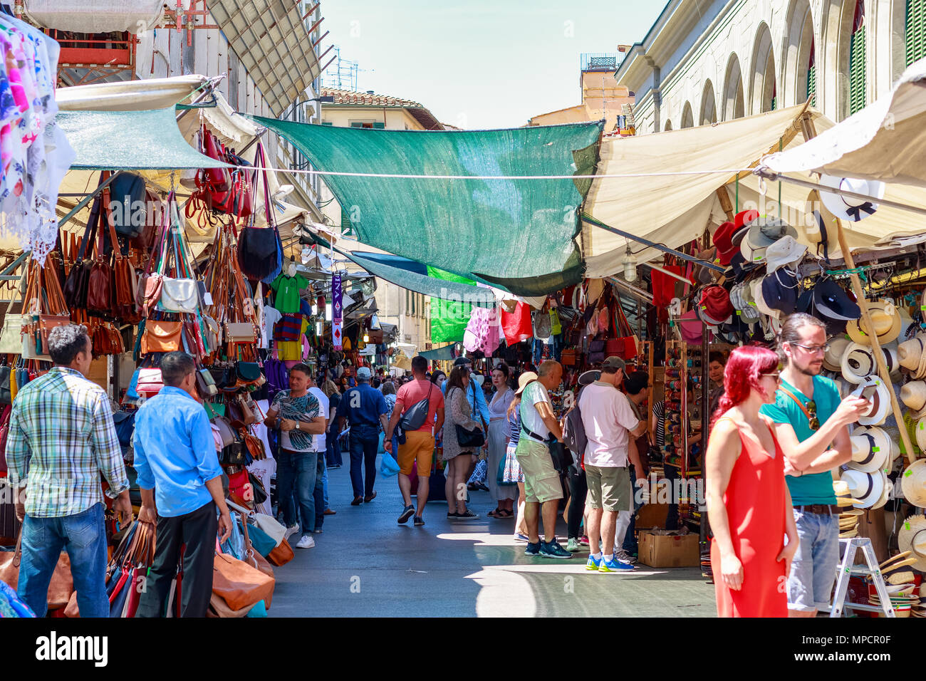 Florencia, Italia 5 de mayo de 2018 El mercado de San Lorenzo, una