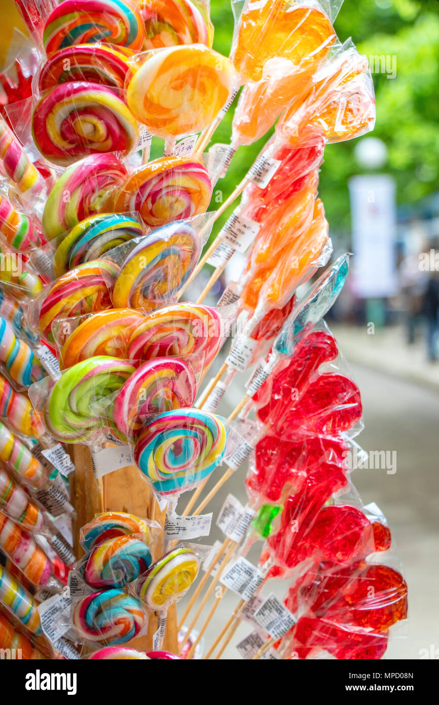 Diversos dulces y golosinas para niños y adultos Fotografía de stock - Alamy