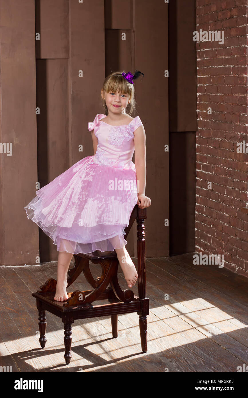 niña de 6 años Fotografía de stock - Alamy