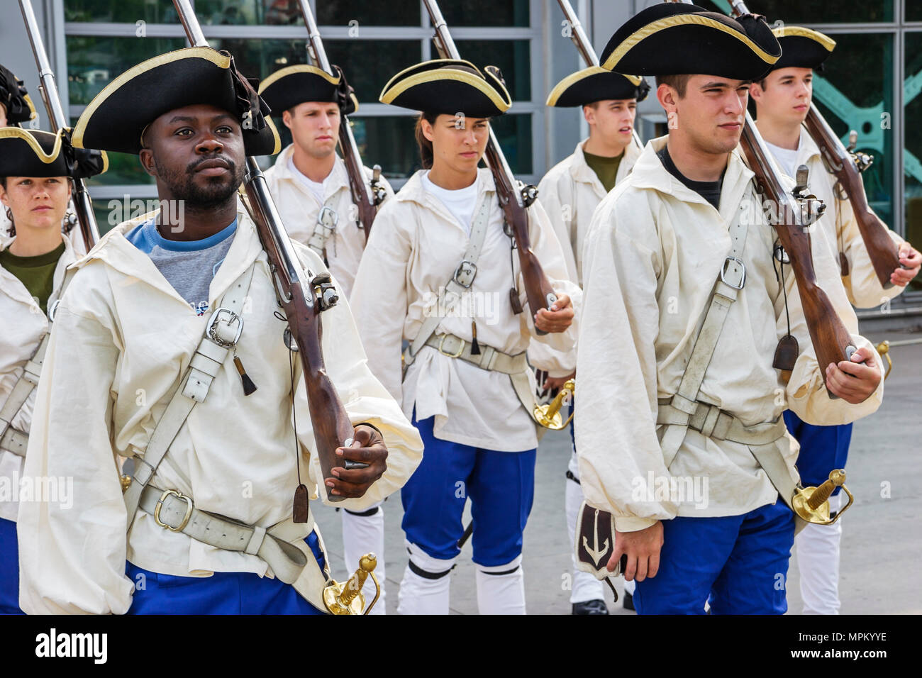 Traje de soldado francés fotografías e imágenes de alta resolución - Alamy