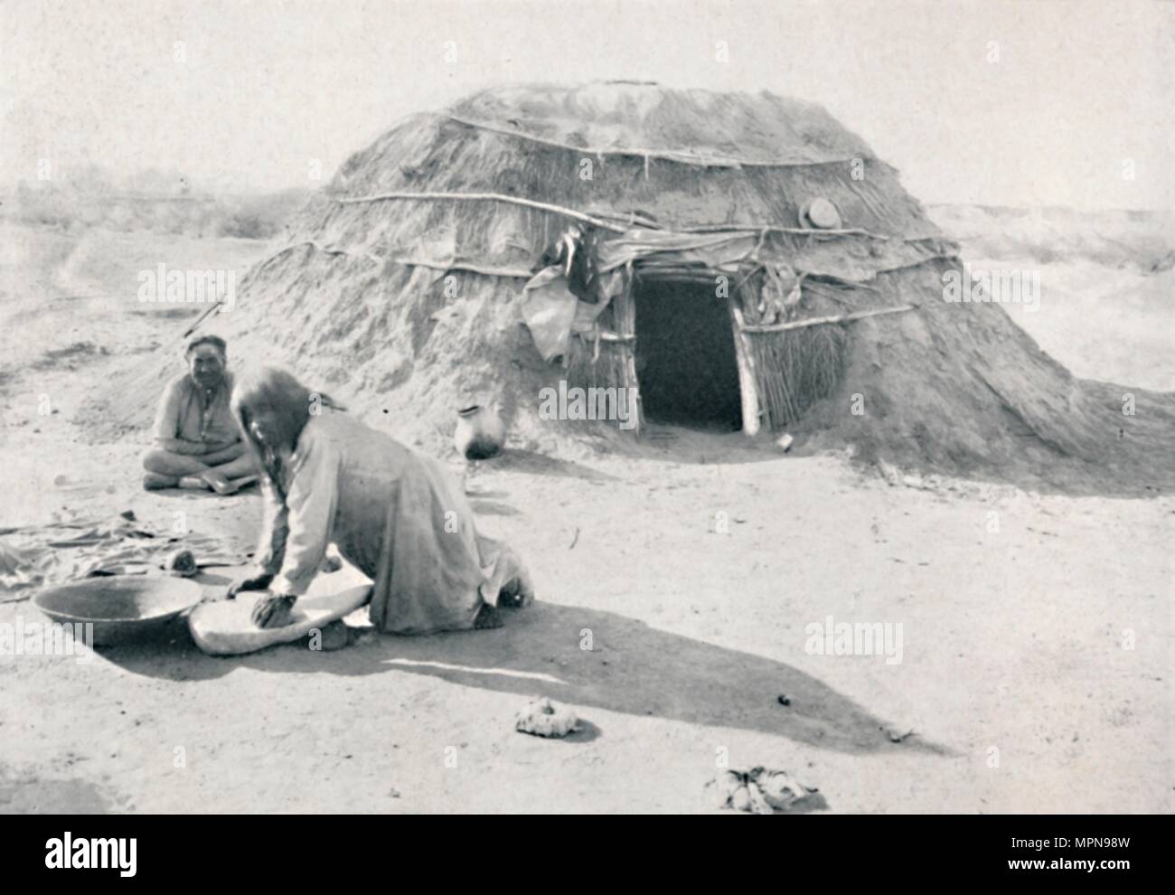Una cabaña de los indios Pima de Arizona, 1912. Artista: CC Pierce & Co. Foto de stock