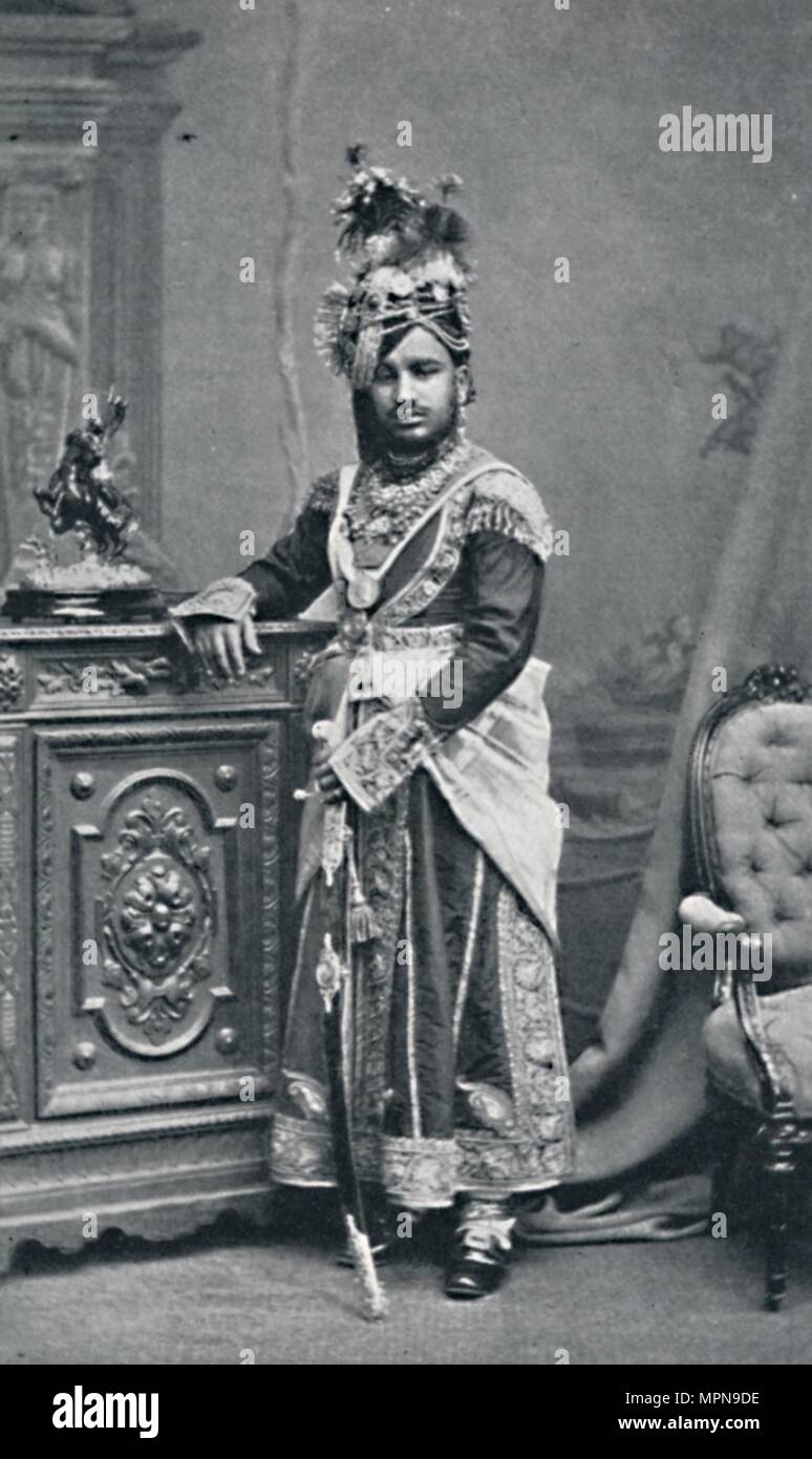 Raja de Rutlam, Agencia Central de la India, 1902. Artista: Bourne y Pastor. Foto de stock
