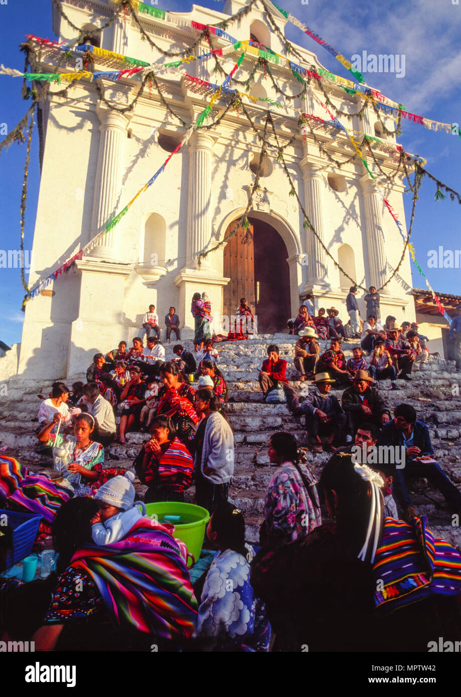 Chichicastenango, Guatemala; la Iglesia de Santo Tomás Fotografía de stock  - Alamy