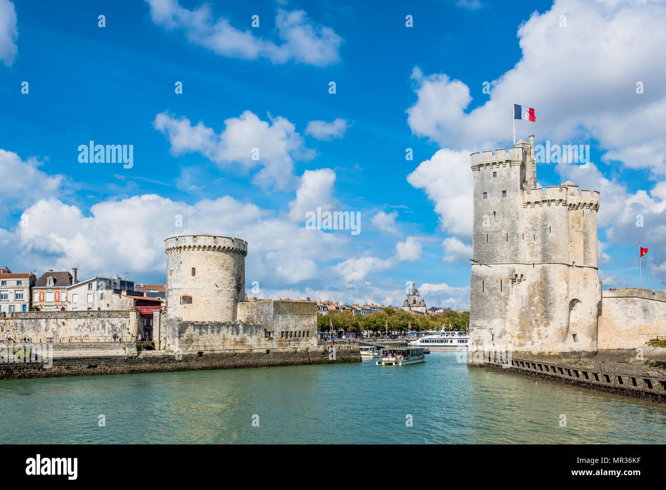 Auckland no se dio cuenta incidente Antiguo Puerto torres de la antigua fortaleza de La Rochelle Francia  Fotografía de stock - Alamy