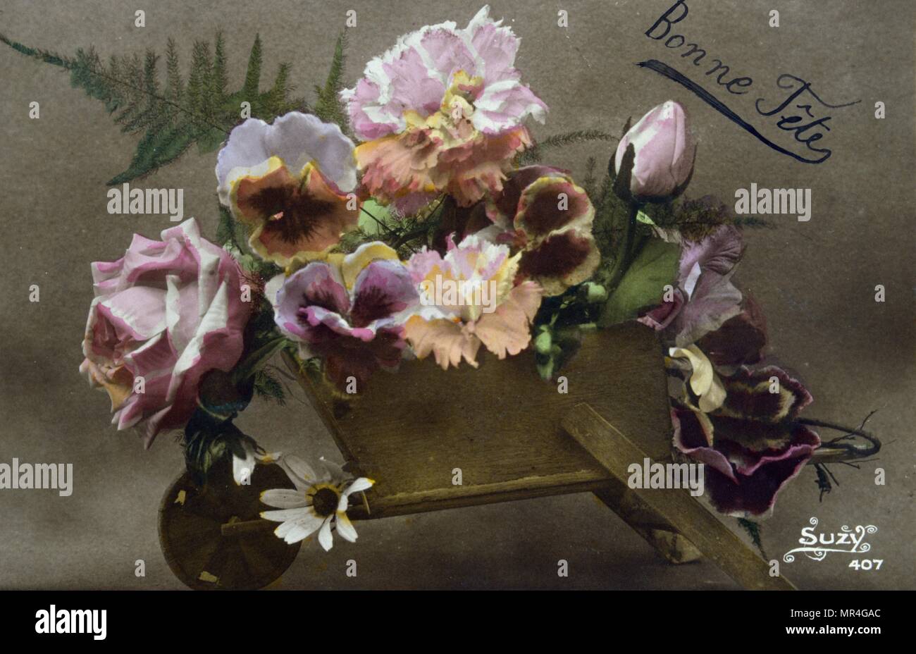 Postal francés con elementos florales 1900 Foto de stock