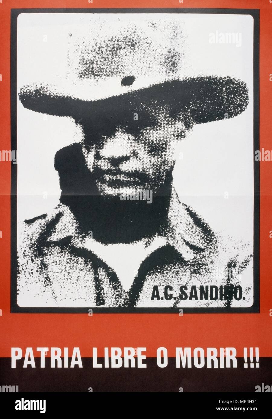 Frente Sandinista de Liberación Nacional (FSLN) cartel propagandístico en Nicaragua. El partido fue nombrado después de Augusto César Sandino, quien encabezó la resistencia nicaragüense contra la ocupación de los Estados Unidos de Nicaragua en 1930. El FSLN derrocó a Anastasio Somoza en 1979, poniendo fin a la dinastía Somoza, y estableció un gobierno revolucionario en su lugar. Tras su toma del poder, los sandinistas gobernaron Nicaragua desde 1979 a 1990, primero como parte de una Junta de Gobierno de Reconstrucción Nacional. Foto de stock