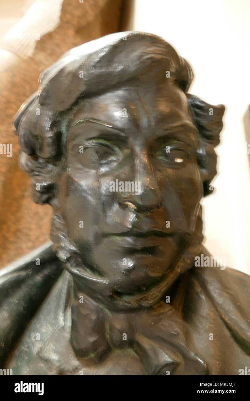 Busto de bronce de Jean-François Champollion (1790 - 1832); académico Francés, filólogo y orientalista, conocido principalmente como el decipherer jeroglíficos Egipcios y una figura fundacional en el campo de la Egiptología Foto de stock