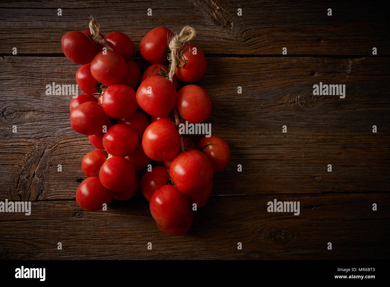 Los tomates de colgar colgantes de Cataluña especial para barrer en el pan  Fotografía de stock - Alamy