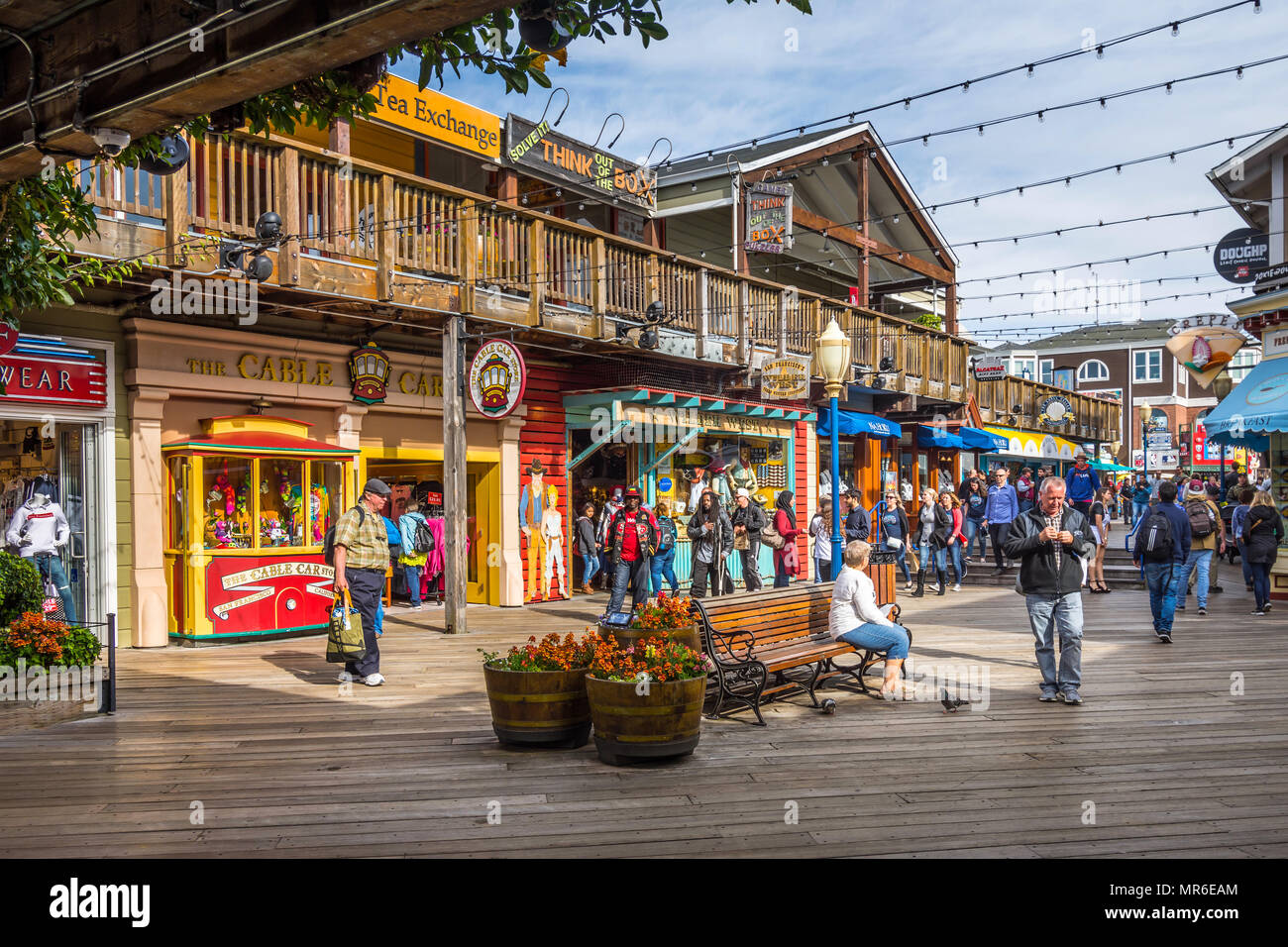 Tiendas, boutiques y cafeterías en Fisherman's Wharf, San Francisco, CA, EE.UU. Foto de stock