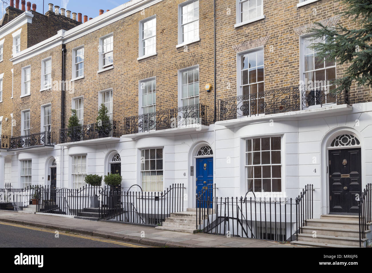 Fachada de estuco fachadas de casas residenciales de lujo en lugar de  Alexander, Kensington, Londres, Inglaterra, Reino Unido Fotografía de stock  - Alamy