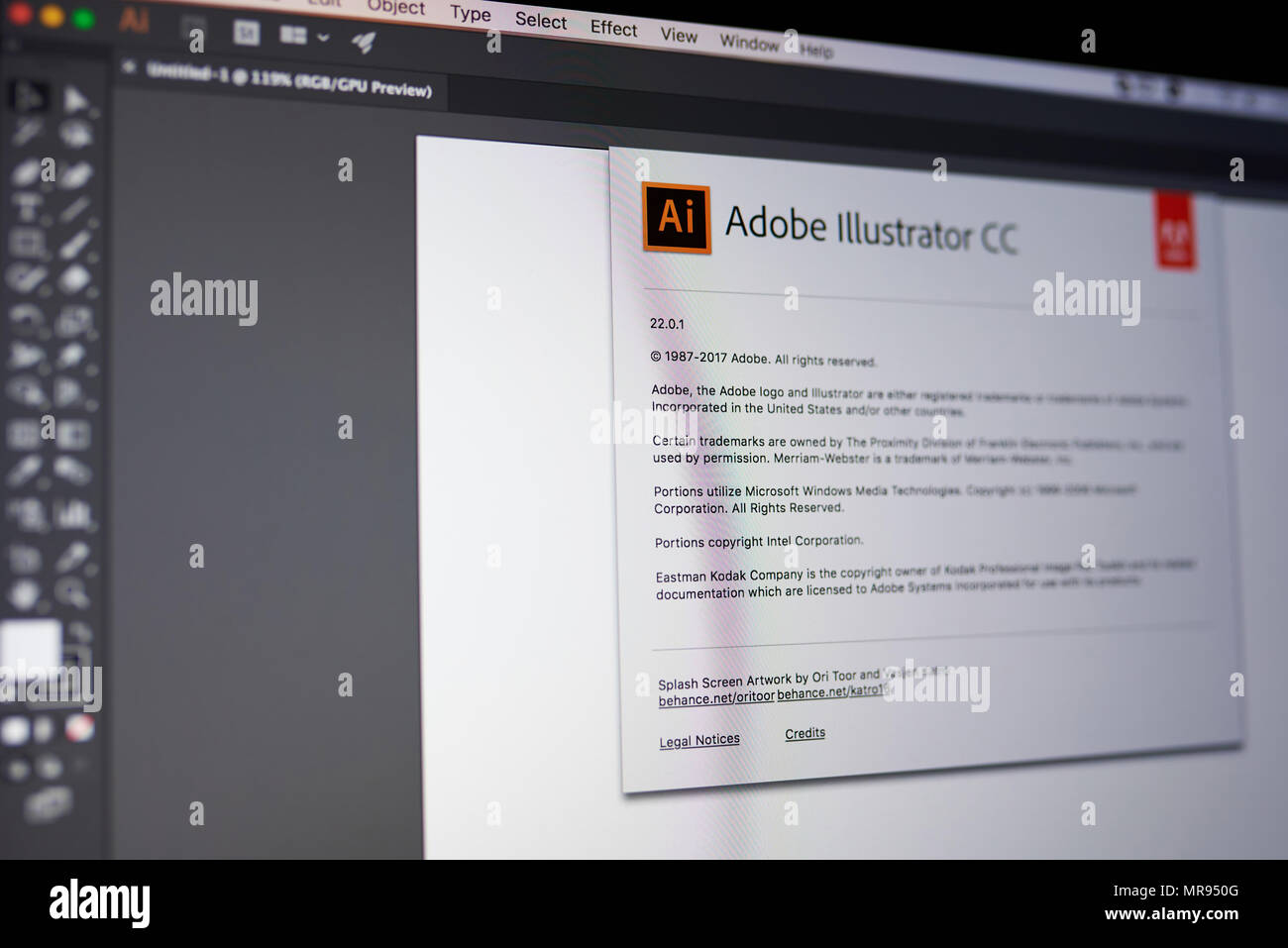 Nueva York, Estados Unidos - 25 de mayo de 2018: Adobe Illustrator menú en la pantalla de un ordenador portátil cerrar Foto de stock