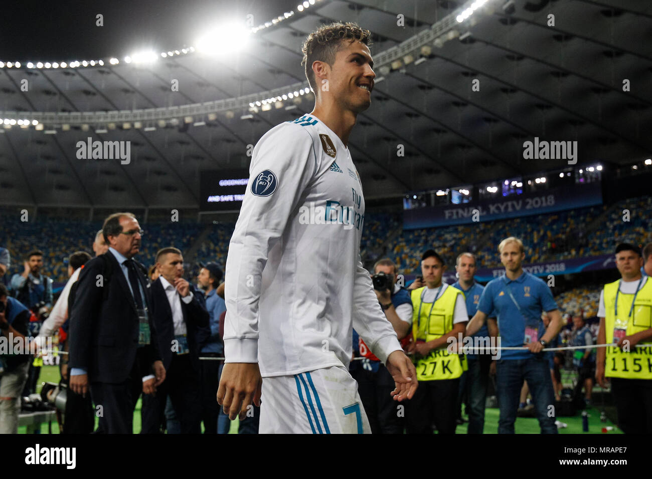 Kiev, Ucrania. El 26 de mayo, 2018. Cristiano Ronaldo del Real Madrid  abandona el campo después de la Final de la UEFA Champions League el  partido entre el Real Madrid y Liverpool