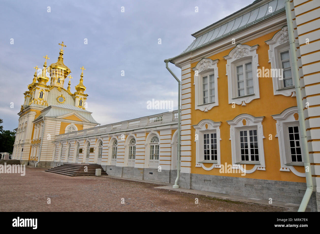 - Petergof Palacio Peterhof, San Petersburgo, Rusia Foto de stock