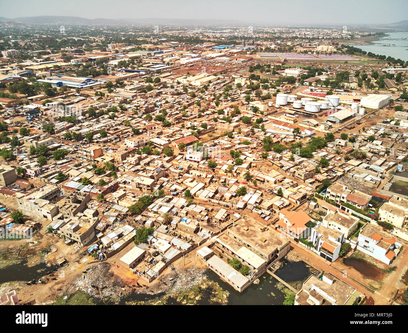 Bamako es la capital y mayor ciudad de Malí, con una población de 1,8